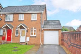 2 Bedroom End of Ter...